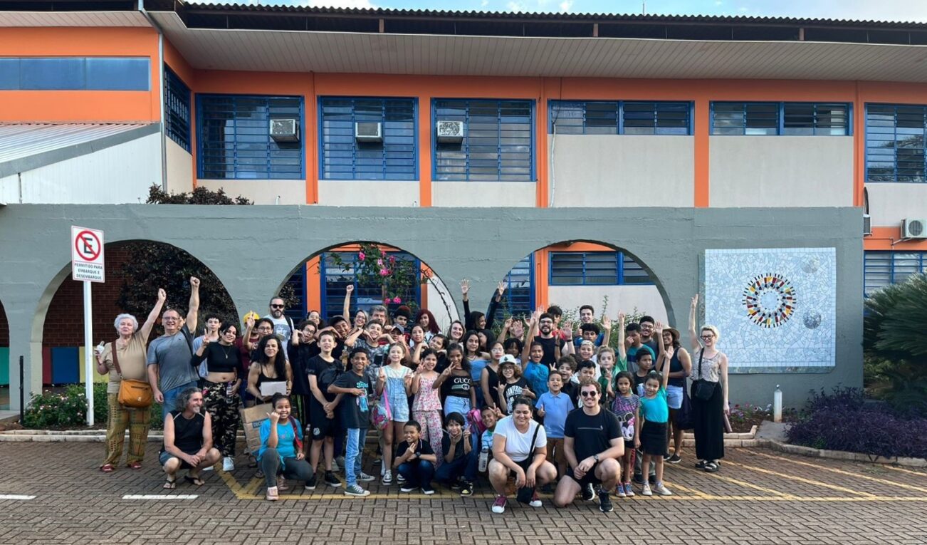 Crianças da ocupação Dom Hélder Câmara visitam o MUDI e o Planetário