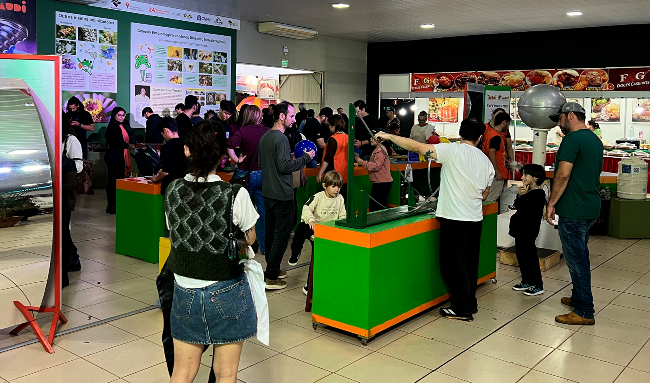 Ciência, cultura e saúde marcam participação do Mudi na Expoingá 2026